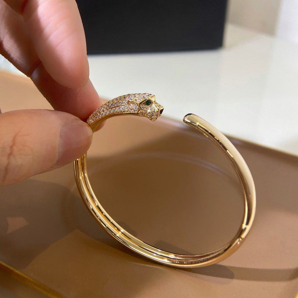 [Noble Aura jewelry]PANTHERE HALF DIAMOND OPEN BRACELET