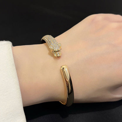 [Noble Aura jewelry]PANTHERE HALF DIAMOND OPEN BRACELET