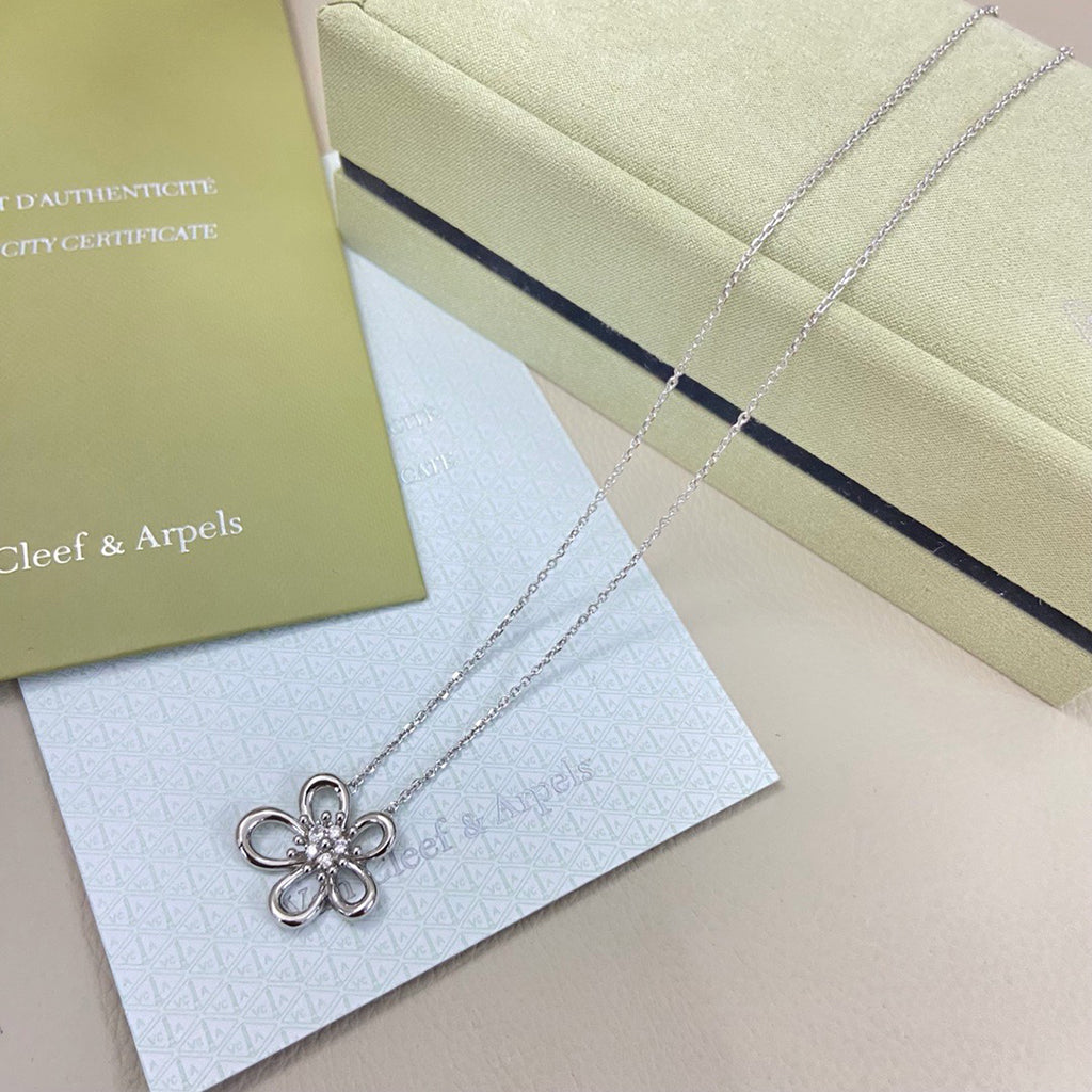 [Noble Aura jewelry]FLOWERLACE NECKLACE 5 DIAMONDS