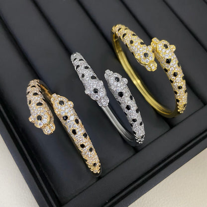 [Noble Aura jewelry]PANTHERE DOUBLE HEADED HALF DIAMOND OPEN BRACELET