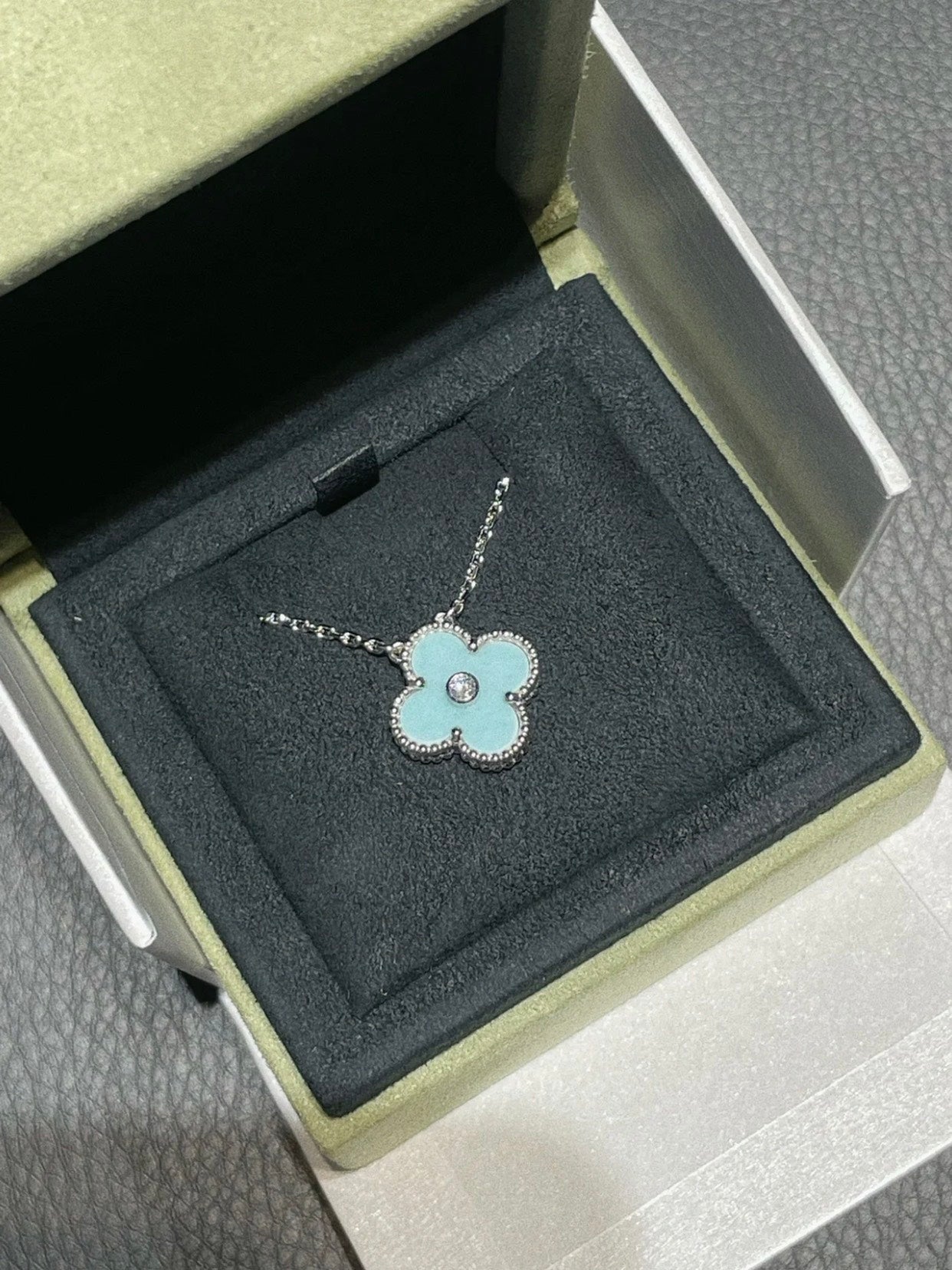 [Noble Aura jewelry]CLOVER 1 DIAMOND LIGHT BLUE SILVER NECKLACE