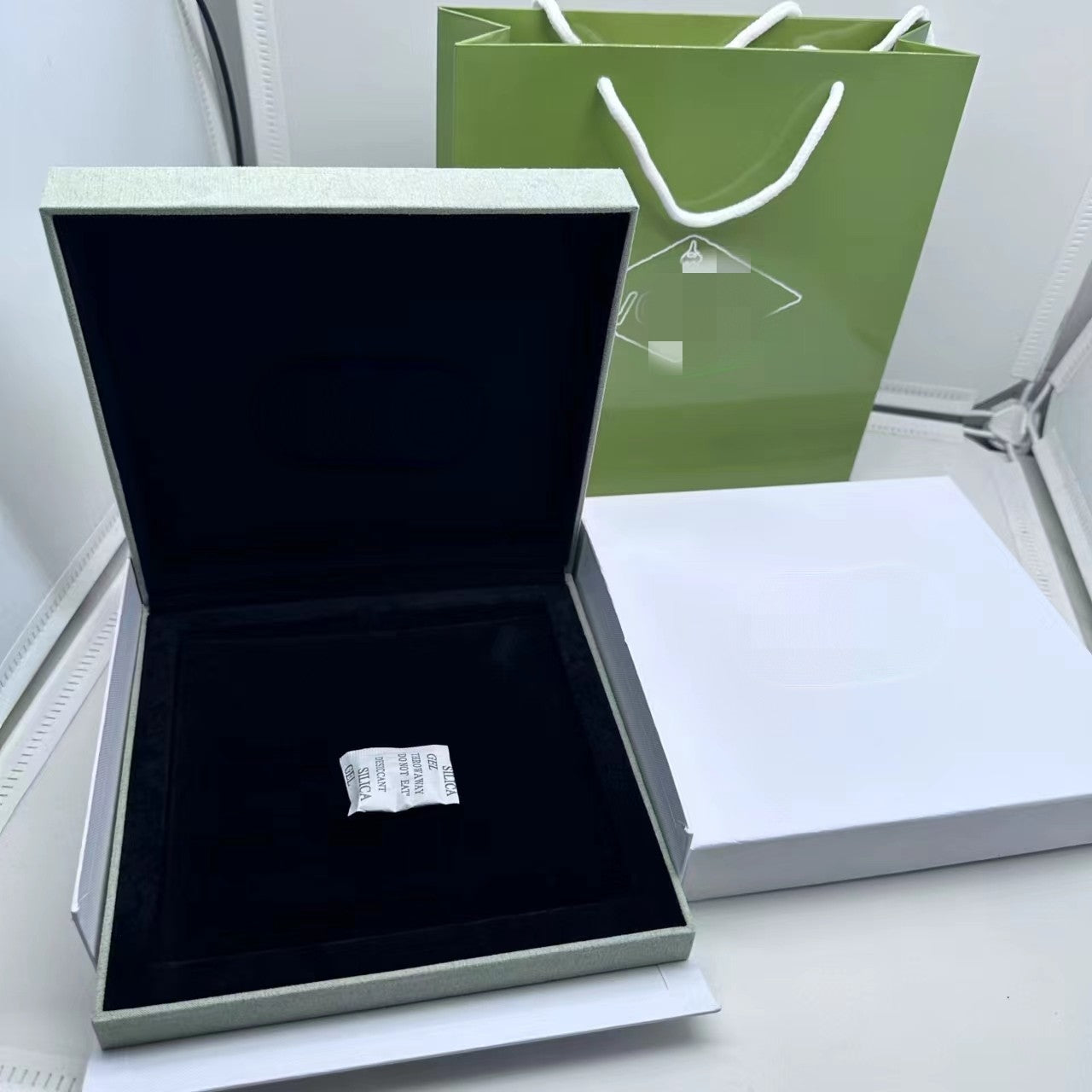 [Noble Aura jewelry]VA CLOVER BOX GIFT BAG