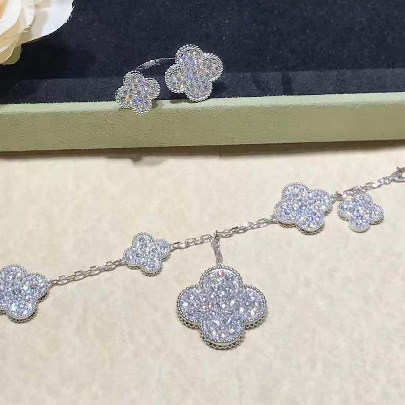 [Noble Aura jewelry]CLOVER 6 MOTIFS SILVER DIAMOND BRACELET