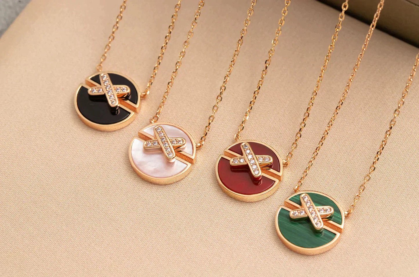 [Noble Aura jewelry]JEUX DE ROSE GOLD DIAMOND NECKLACE