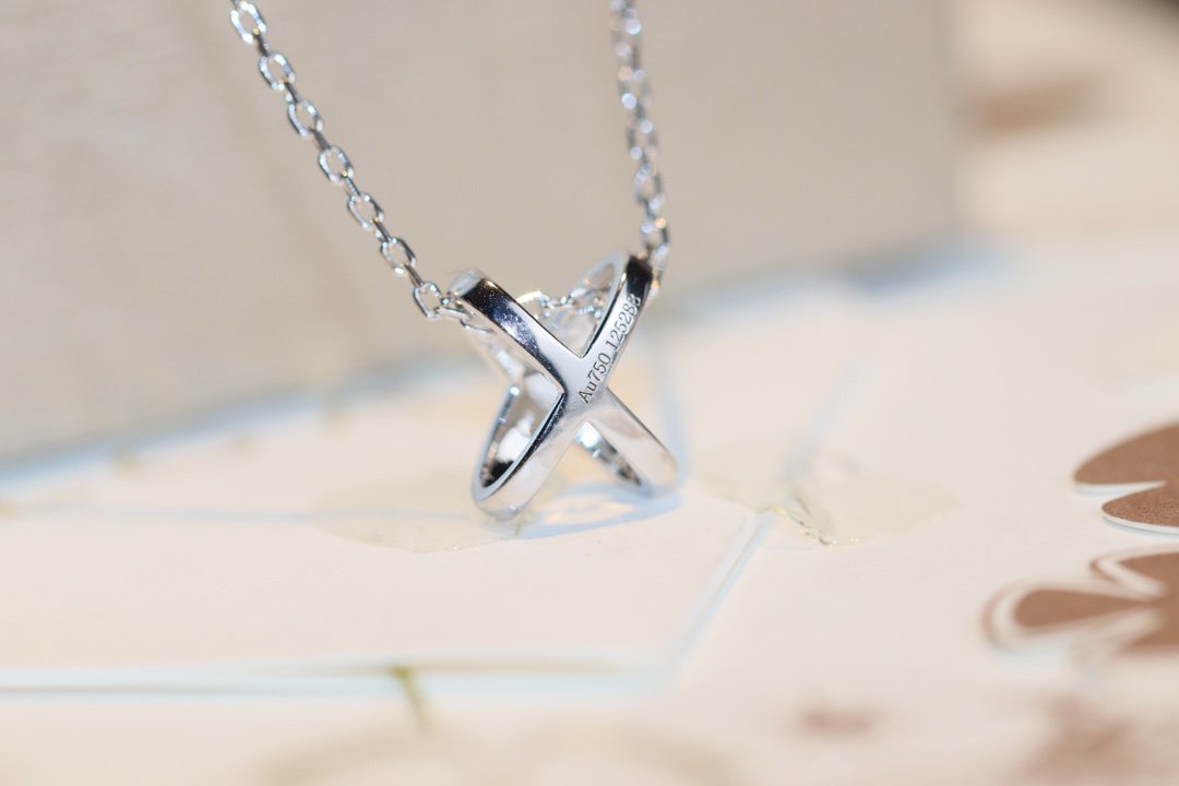 [Noble Aura jewelry]JEUX DE DIAMOND NECKLACE