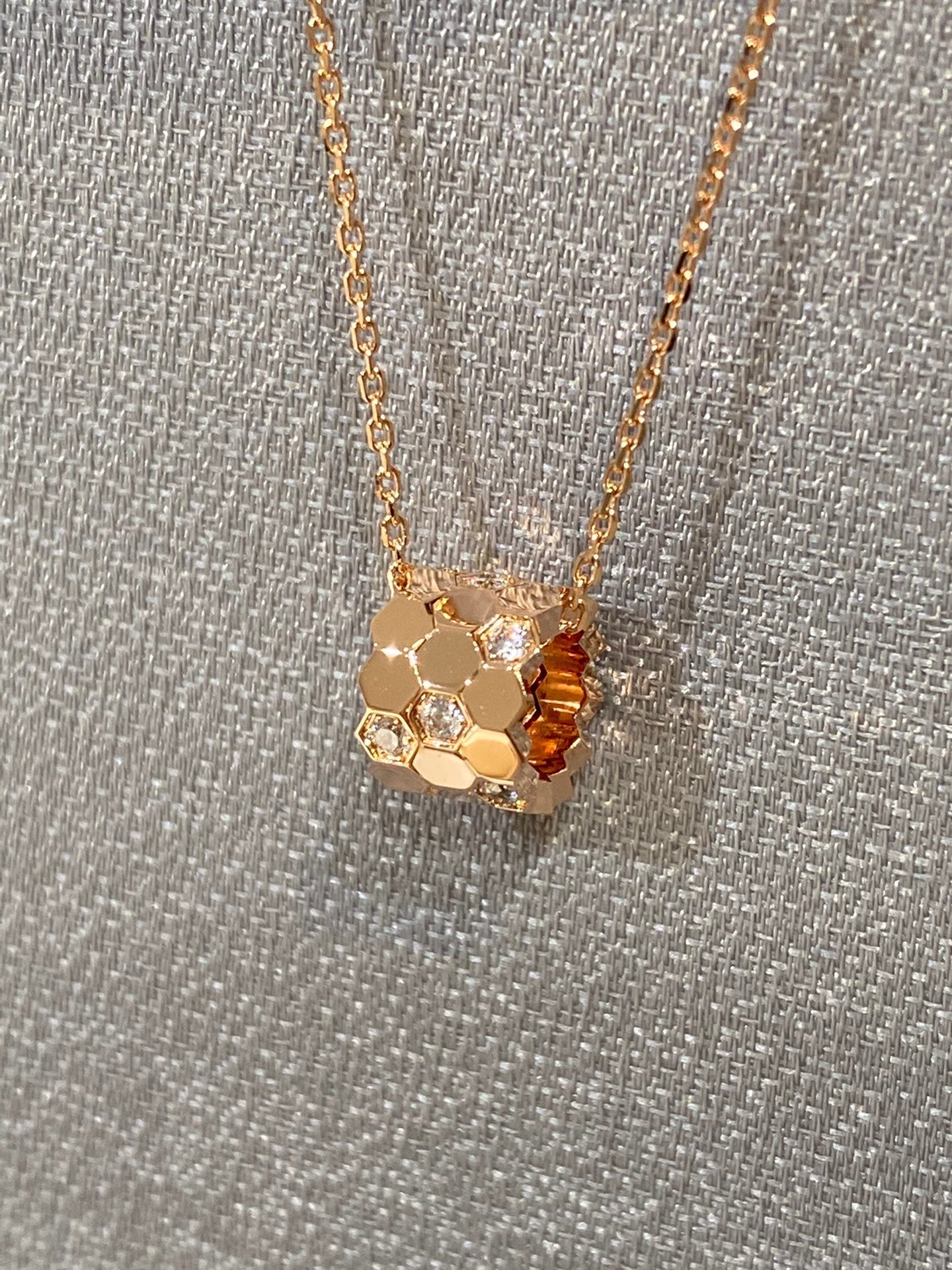 [Noble Aura jewelry]BEE LOVE DIAMOND NECKLACE
