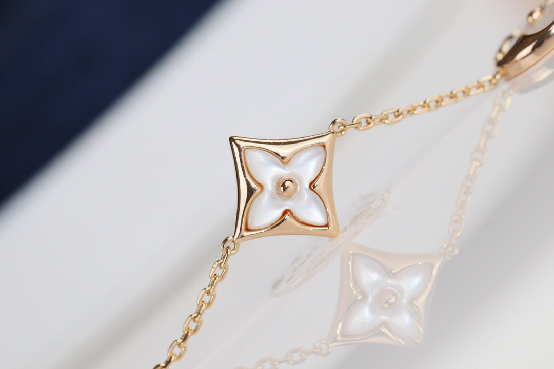 [Noble Aura jewelry]LEAF CLOVER BRACELET