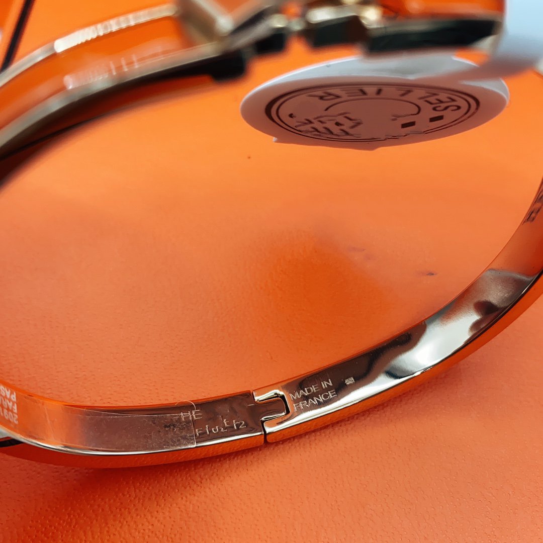 [Noble Aura jewelry]CLASSIC HM CLIC RED 8MM ENAMEL BRACELET