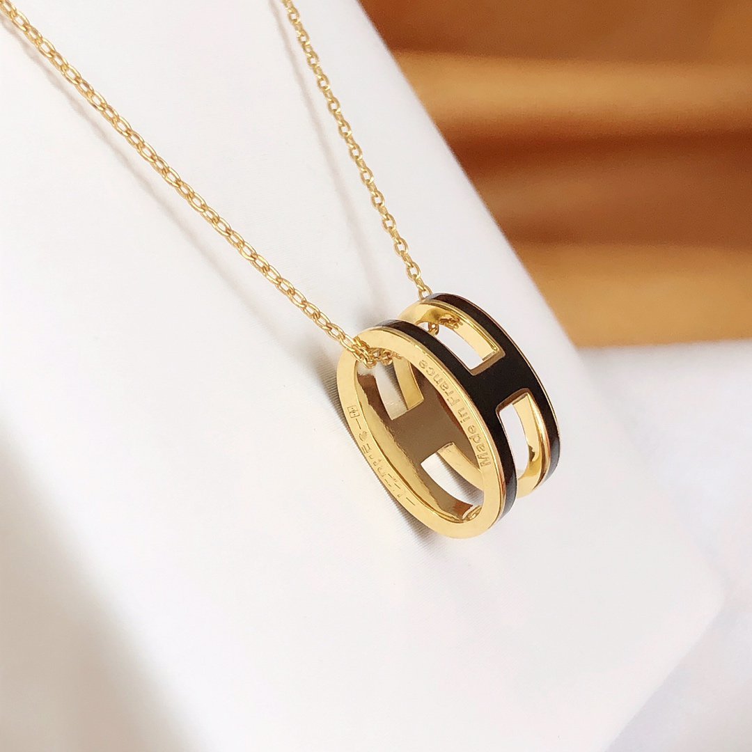 [Noble Aura jewelry]HM CLIC BLACK ENAMEL GOLD NECKLACE