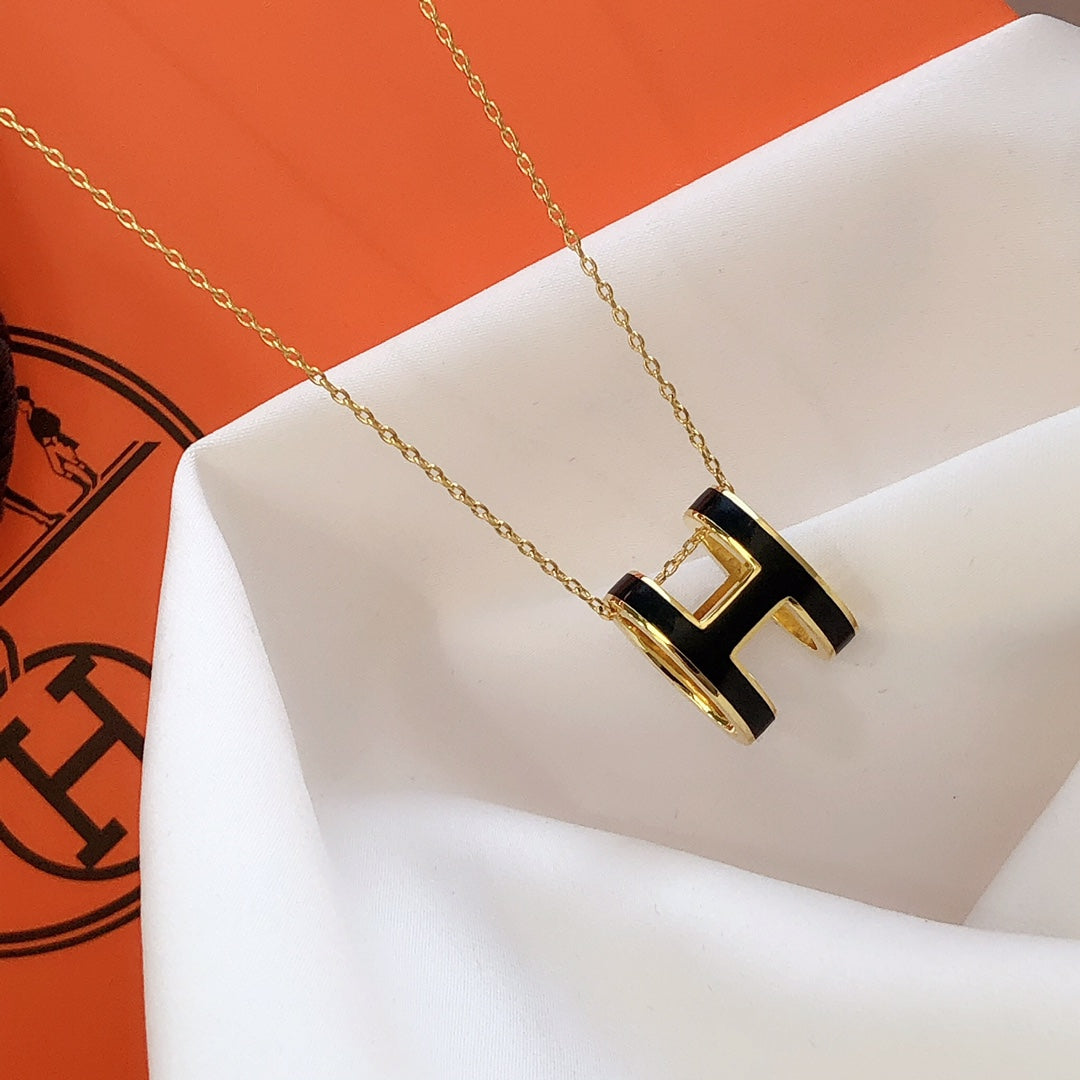 [Noble Aura jewelry]HM CLIC BLACK ENAMEL GOLD NECKLACE