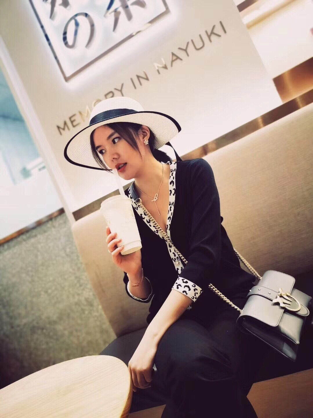 [Noble Aura jewelry]HM FIRE PIG NOSE NECKLACE TRENDY STREET