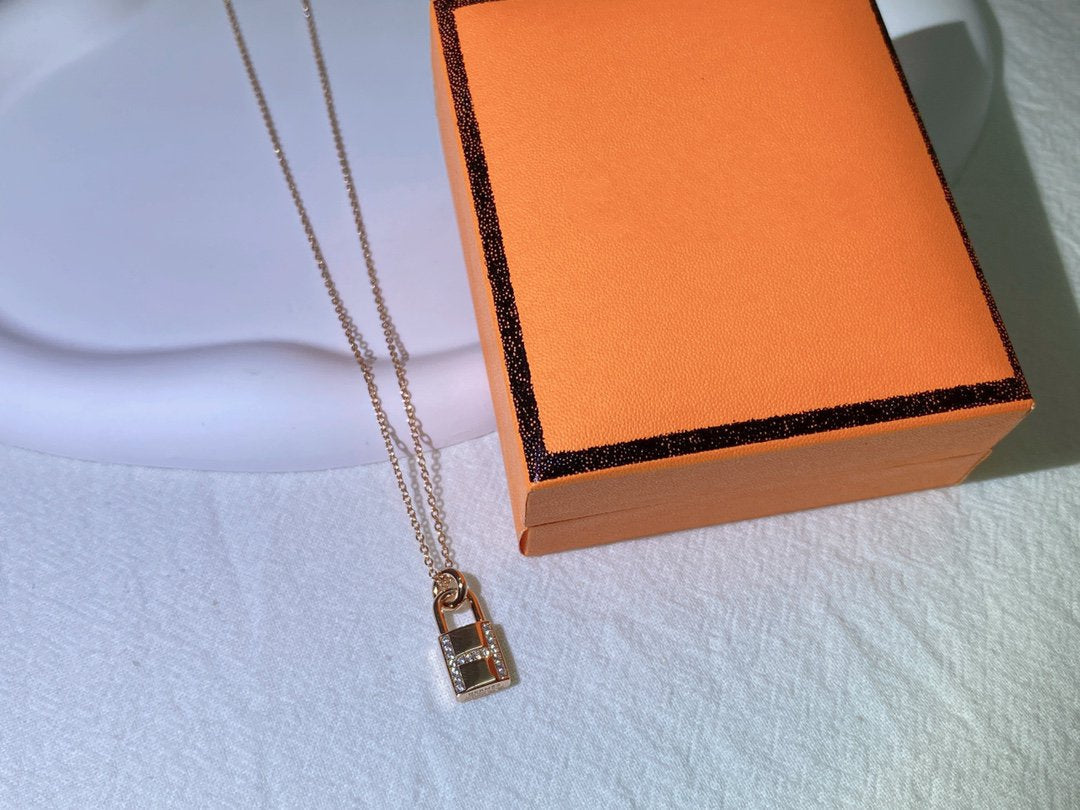 [Noble Aura jewelry]HM ADVANCED NICHE LOCK HEAD NECKLACE DIAMONDS