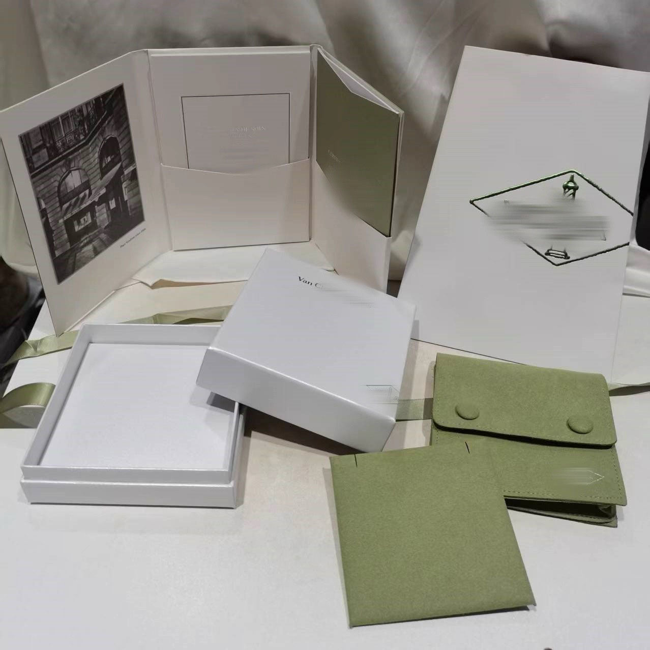 [Noble Aura jewelry]VA CLOVER BRACELET NECKLACE RING BOX GIFT BAG