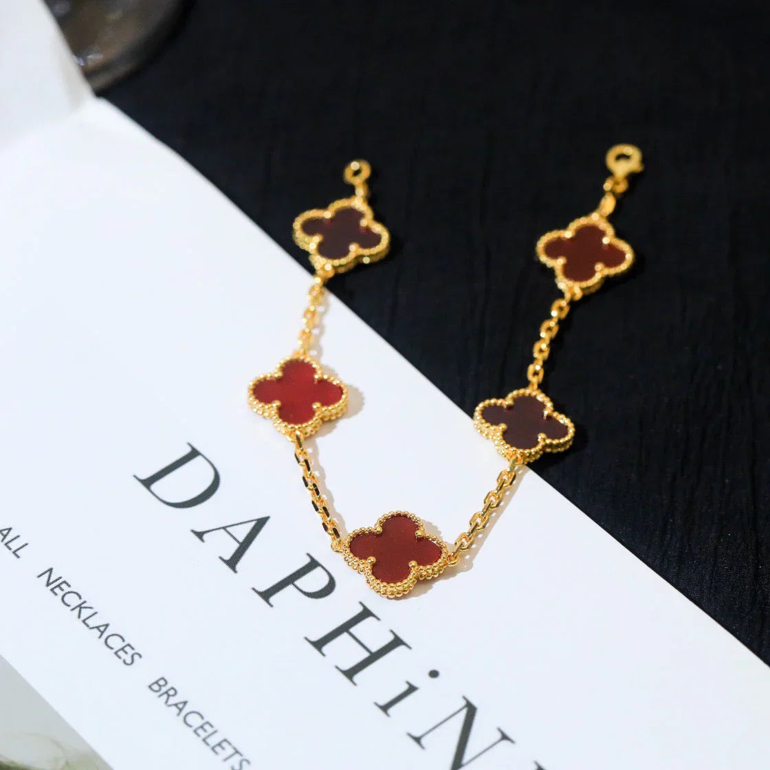 [Noble Aura jewelry] CLOVER 5 MOTIF RED CORNELIAN BRACELET COLLECTION
