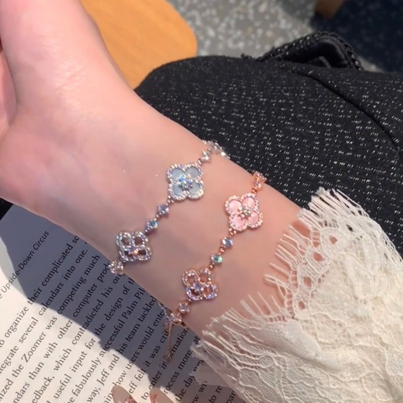 [Noble Aura jewelry]CLOVER 5 MOTIF PINK BLUE RED WHITE BRACELET