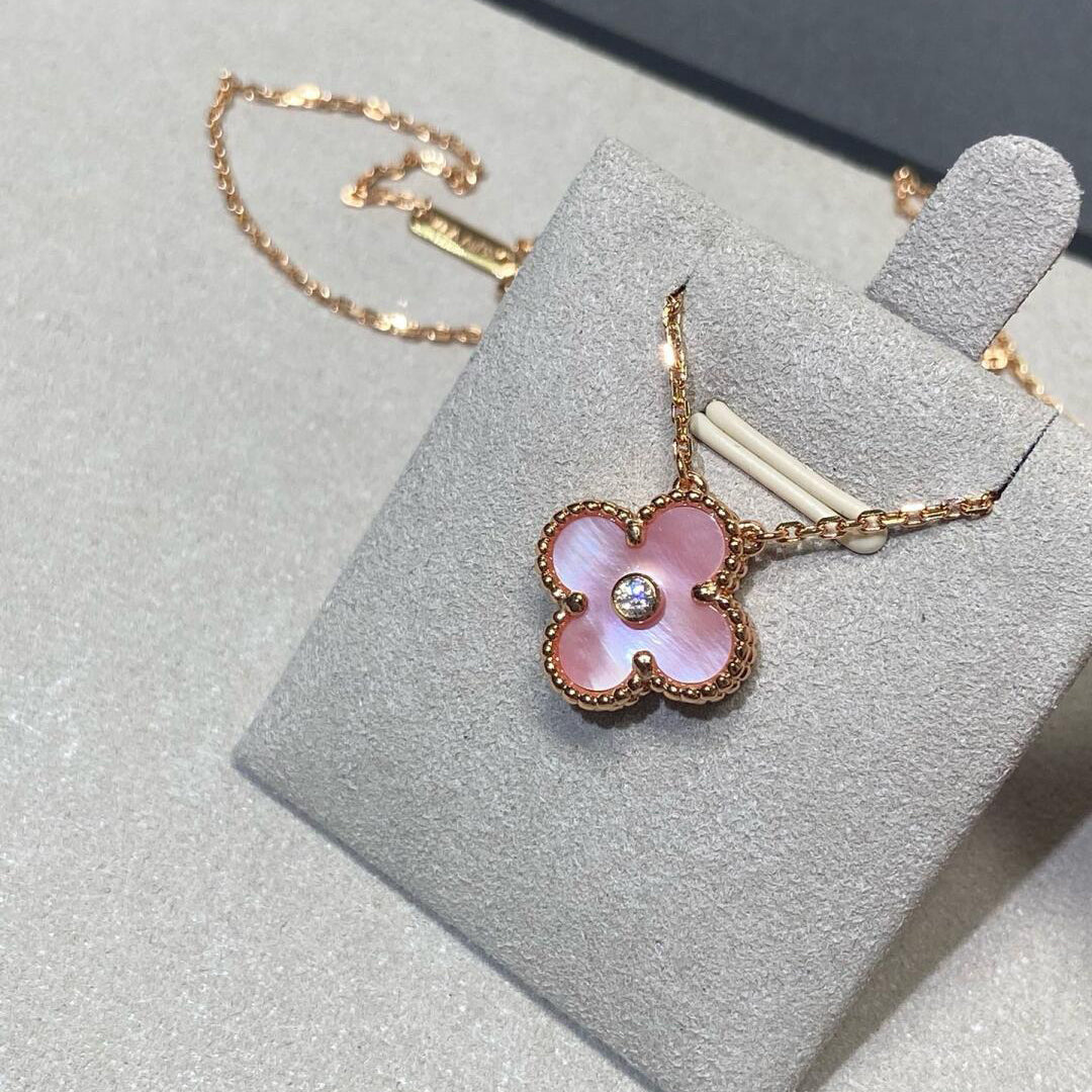 [Noble Aura jewelry]CLOVER 15MM DIAMOND PINK MOP NECKLACE