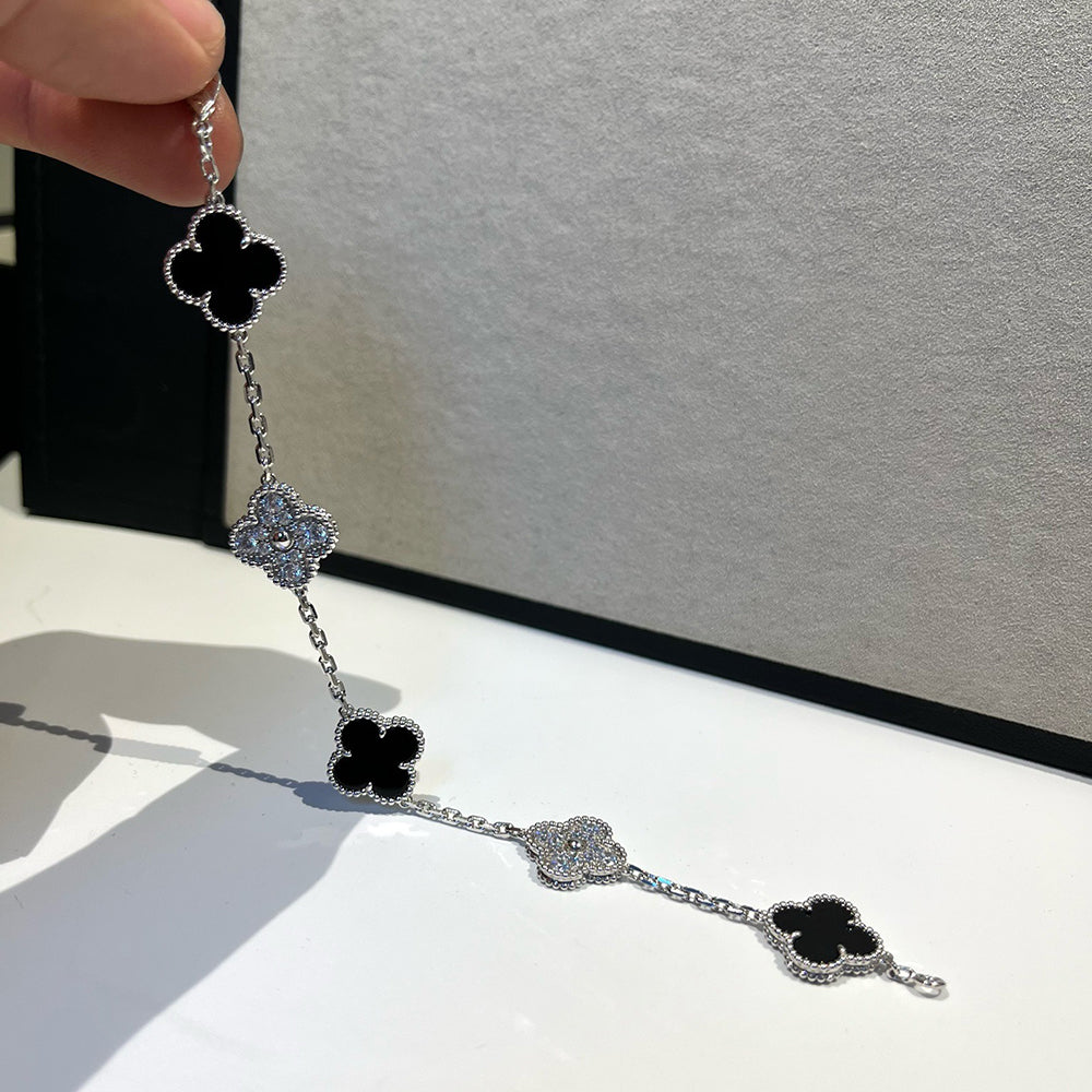 [Noble Aura jewelry] CLOVER 5 MOTIF ONYXS BRACELET COLLECTION