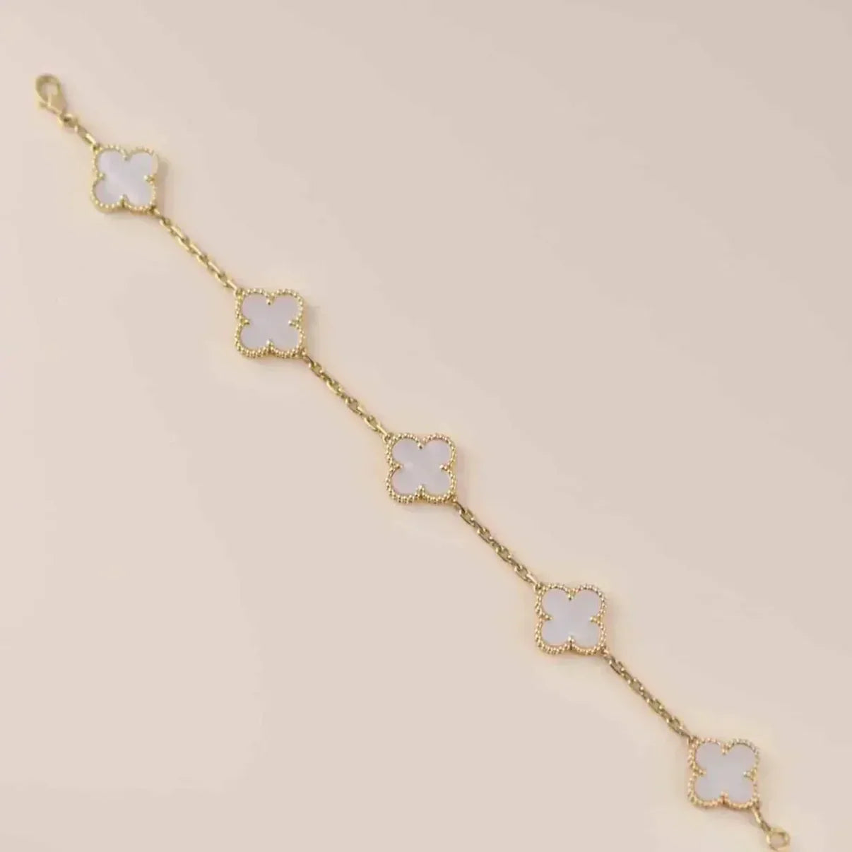 [Noble Aura jewelry]CLOVER WHITE PEARL MOP 5 MOTIF BRACELET COLLECTION