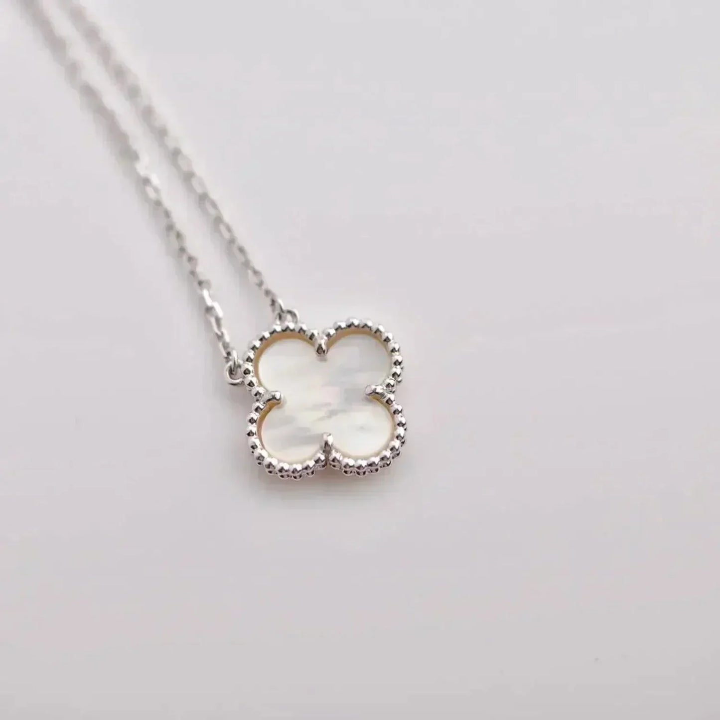 [Noble Aura jewelry]CLOVER  15MM WHITE MOTHER-OF-PEARL SILVER