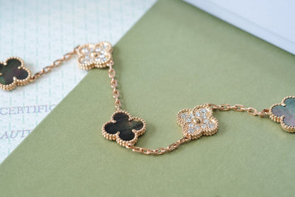 [Noble Aura jewelry] CLOVER 5 MOTIF GRAY MOP BRACELET COLLECTION