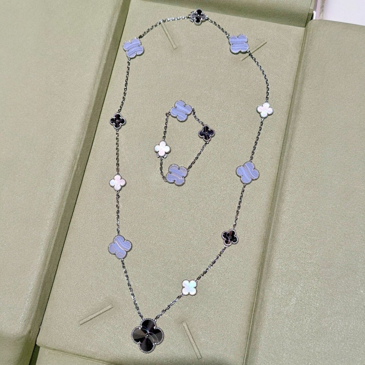 [Noble Aura jewelry]DETACHABLE CLOVER 15(11+4) FLOWER SILVER NECKLACE SET