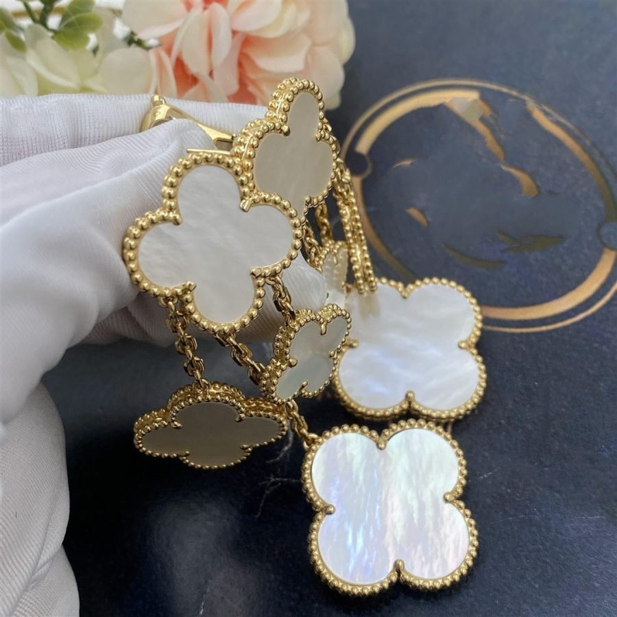 [Noble Aura jewelry]CLOVER EARRINGS WHITE MOP 4 MOTIFS GOLD