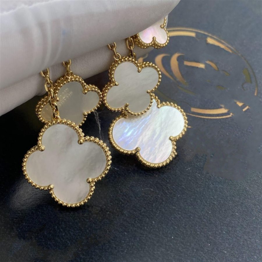 [Noble Aura jewelry]CLOVER EARRINGS WHITE MOP 4 MOTIFS GOLD