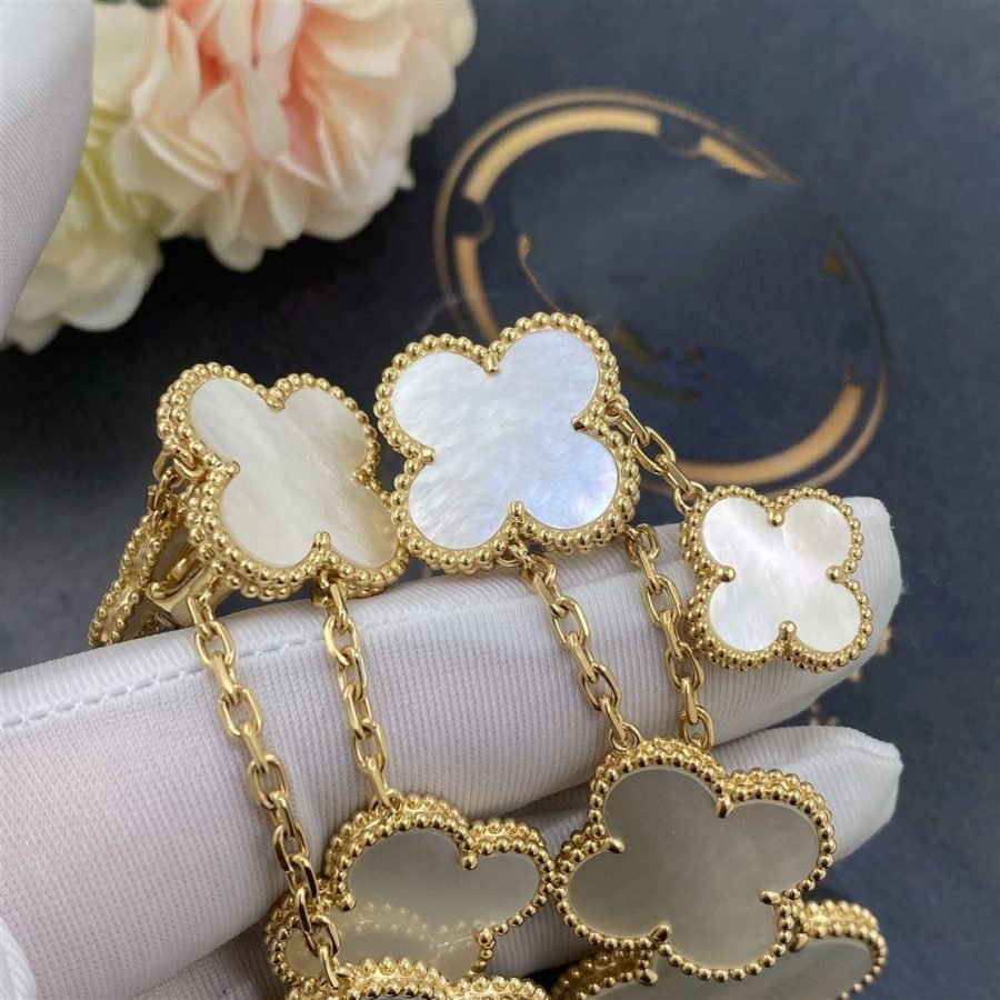 [Noble Aura jewelry]CLOVER EARRINGS WHITE MOP 4 MOTIFS GOLD