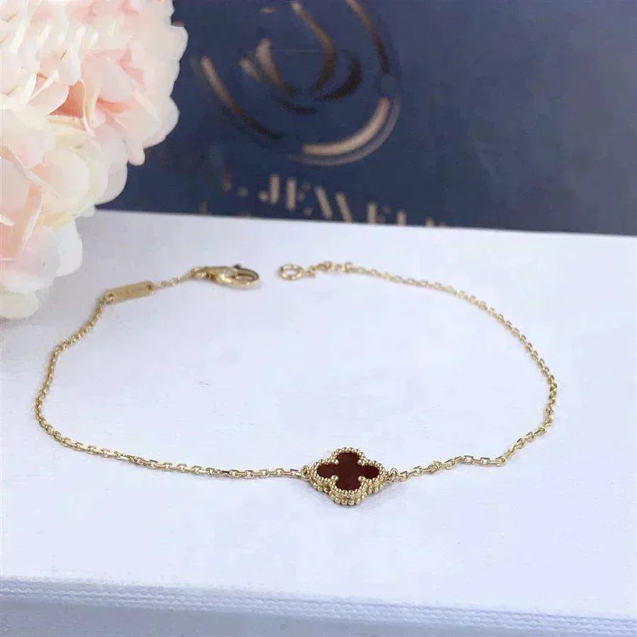 [Noble Aura jewelry]CLOVER  CARNELIAN SINGLE FLOWER BRACELET