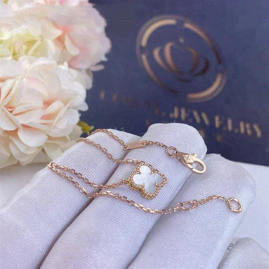 [Noble Aura jewelry]CLOVER WHITE MOP SINGLE FLOWER BRACELET