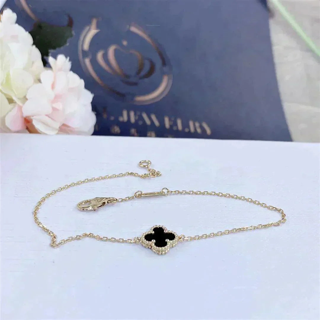 [Noble Aura jewelry]CLOVER ONYX SINGLE FLOWER BRACELET