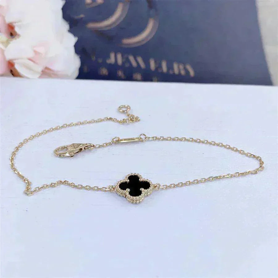 [Noble Aura jewelry]CLOVER ONYX SINGLE FLOWER BRACELET