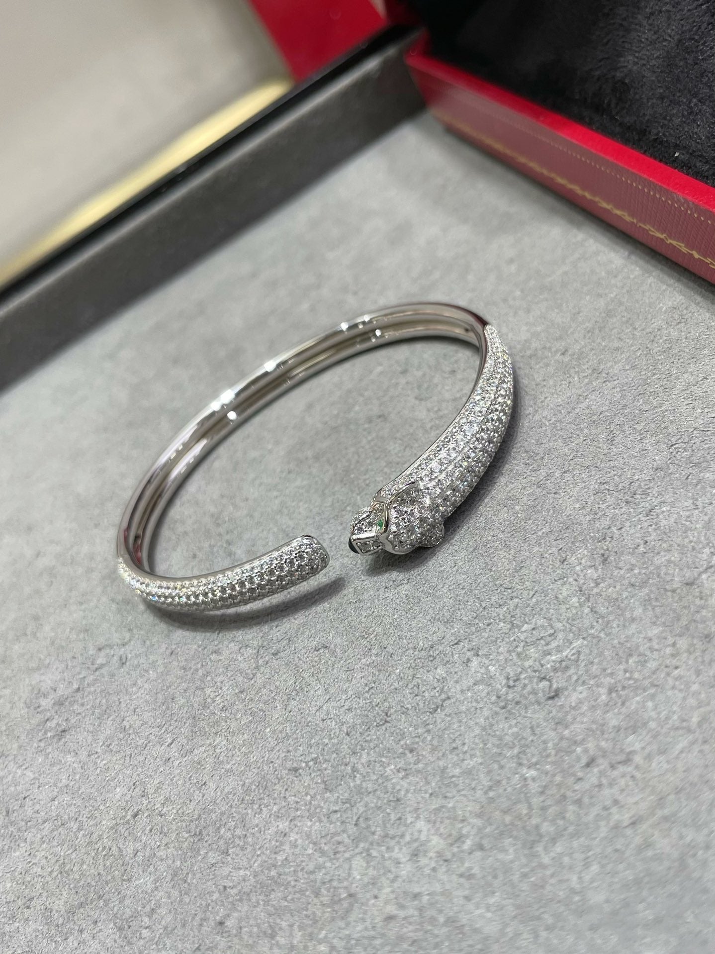 [Noble Aura jewelry]PANTHERE FULL DIAMOND OPEN BRACELET