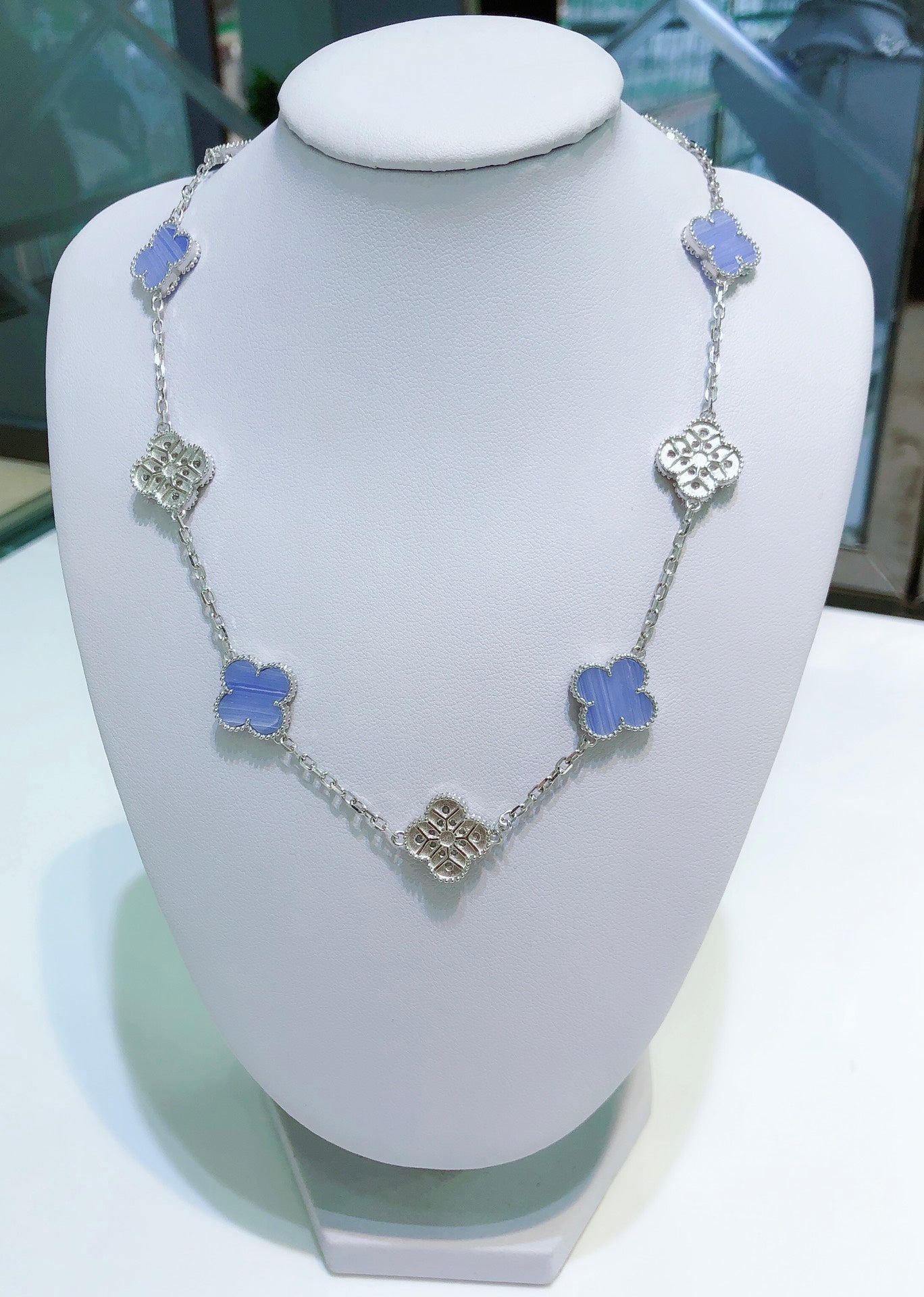 [Noble Aura jewelry]CLOVER 10 MOTIFS CHALCEDONY DIAMONDS SILVER NECKLACE