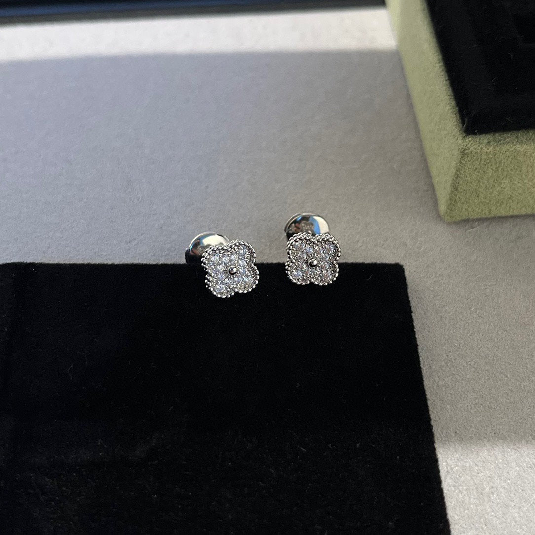 [Noble Aura jewelry]CLOVER MINI DIAMOND STUD EARRINGS