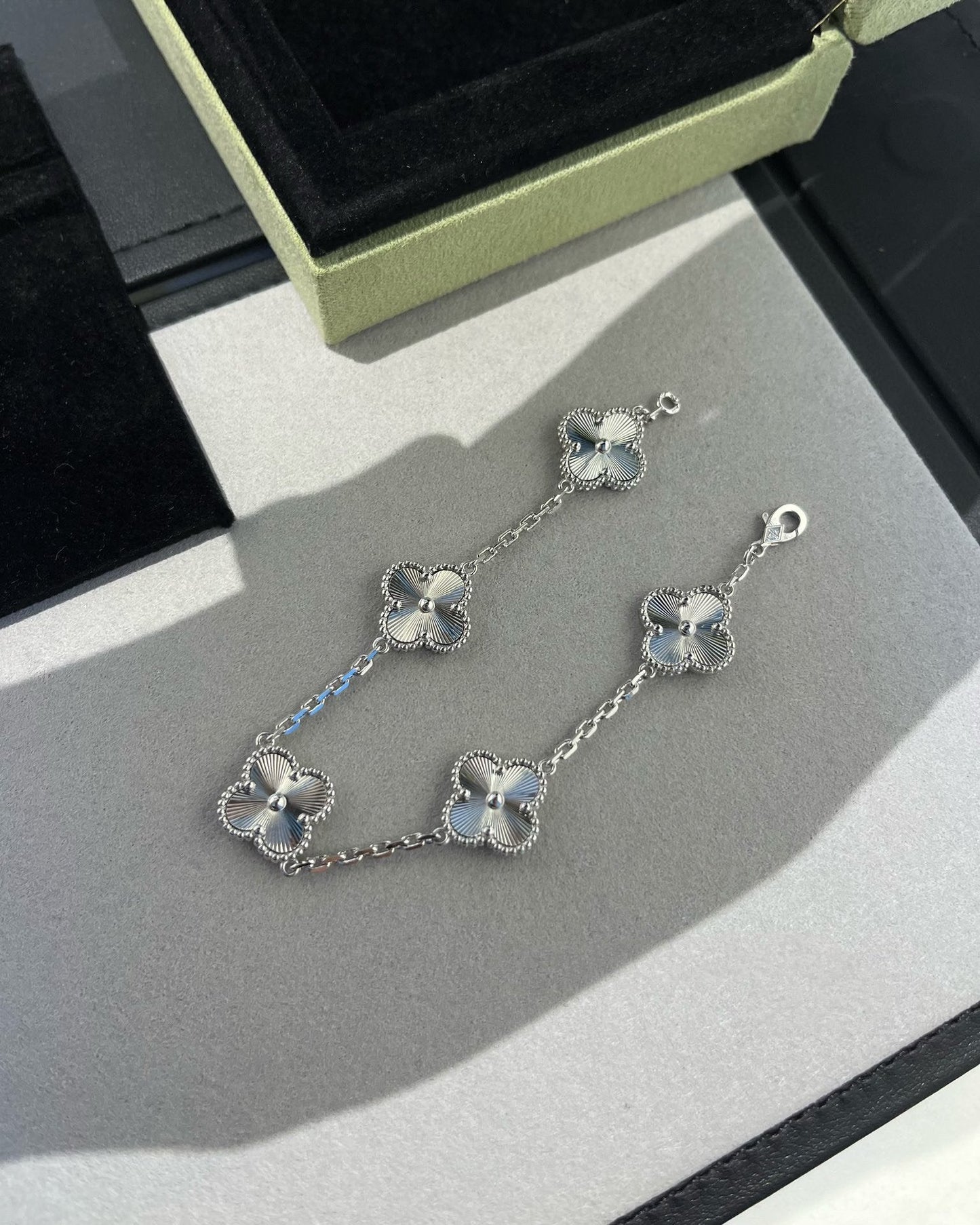 [Noble Aura jewelry]CLOVER SILVER 5 MOTIFS BRACELET